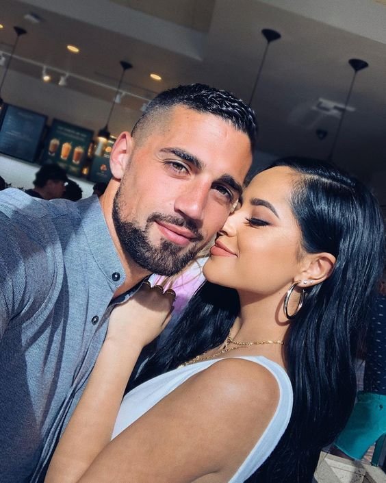 Becky G y Sebastián Lletget: su historia de amor, su ruptura y su supuesto regreso
