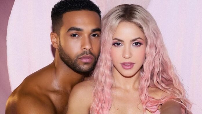 Shakira estrena Puntería junto a modelo parecido a Lewis