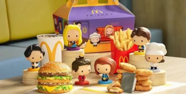 Cajita feliz McDonald's x Friends