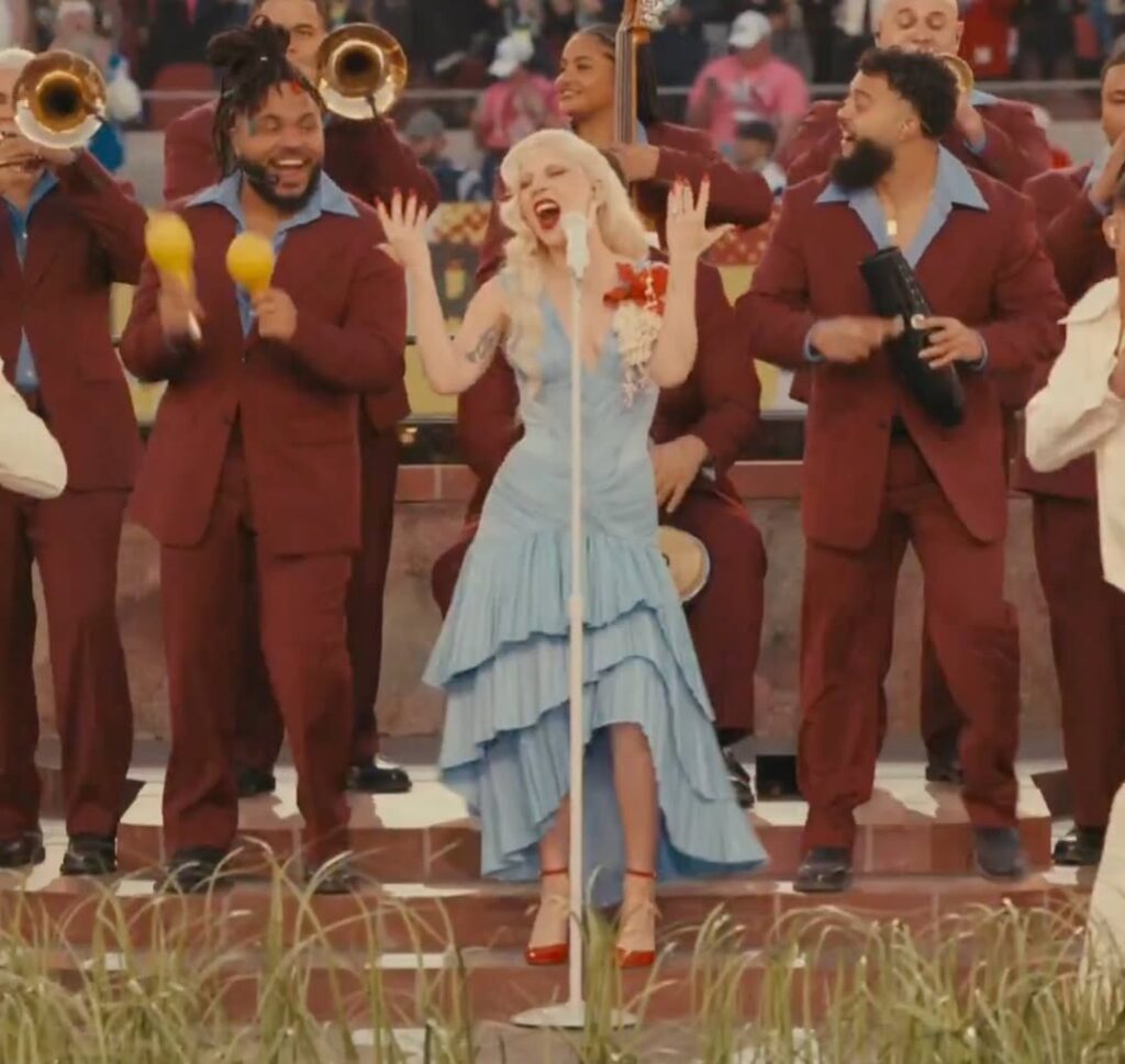 Lady Gaga cerró el momento de la boda con una reinterpretación de "Die with a smile" en salsa / Créditos: Instagram Urbanda