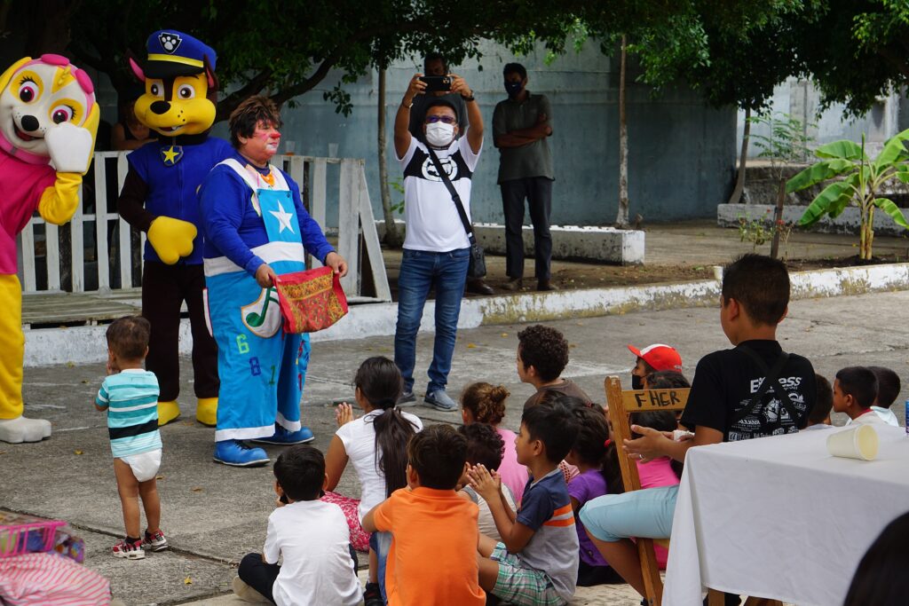 De forma internacional, la ONU estableció el 20 de noviembre como el Día Universal del Niño.