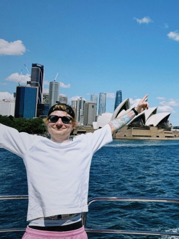 Ed Sheeran ha preparado una gira especial con pedales que le permiten crear distintas capas de sonido / Créditos: Instagram Ed Sheeran.