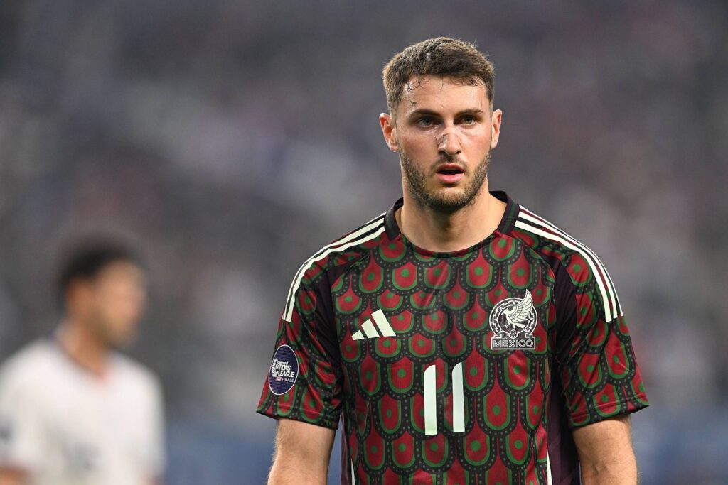 Giménez se convierte en una de las jóvenes promesas de Javier Aguirre para el Mundial 2026. 